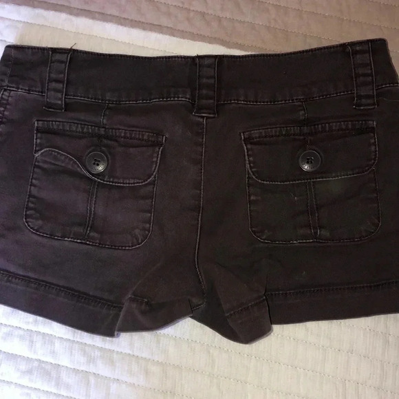 Brown shorts - Picture 2 of 3